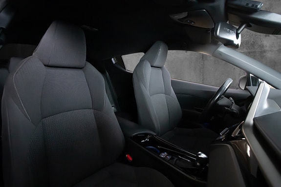 Toyota C-HR 12 of 20