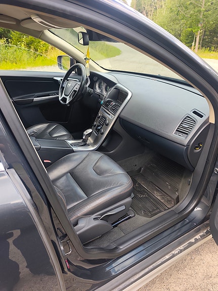 Volvo XC60 9 of 11