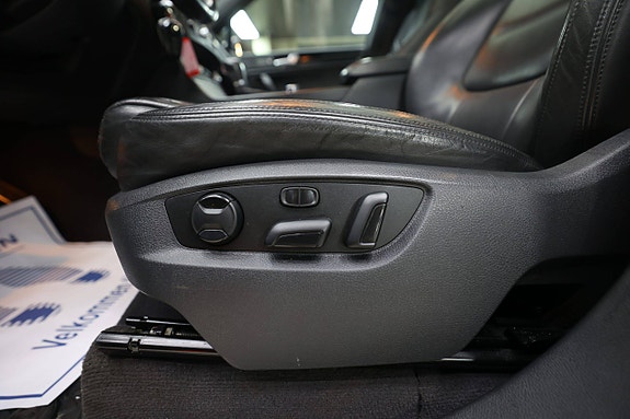 Volkswagen Touareg 30 of 30