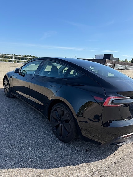 Tesla Model 3 3 of 12