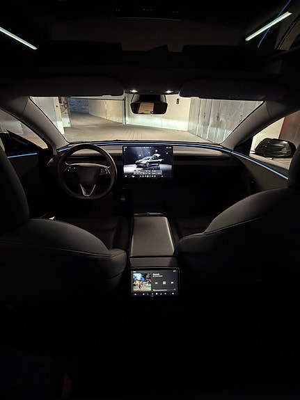 Tesla Model 3 11 of 12