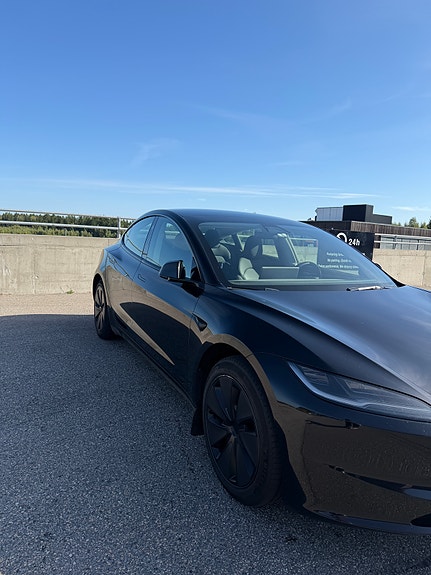 Tesla Model 3 6 of 12