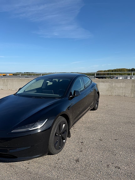 Tesla Model 3 5 of 12