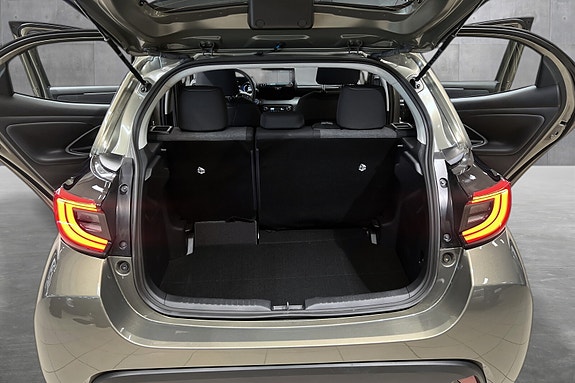 Toyota Yaris 17 of 19
