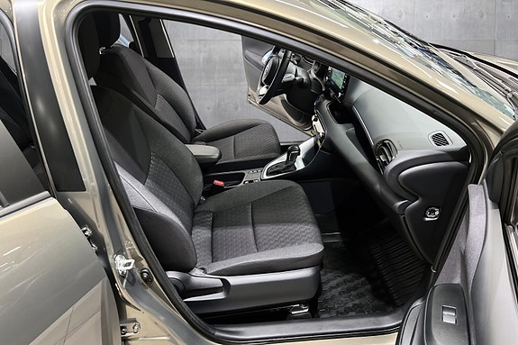 Toyota Yaris 14 of 19