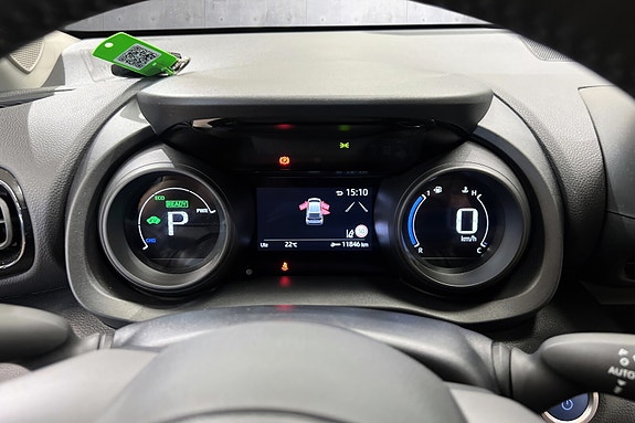 Toyota Yaris 12 of 19