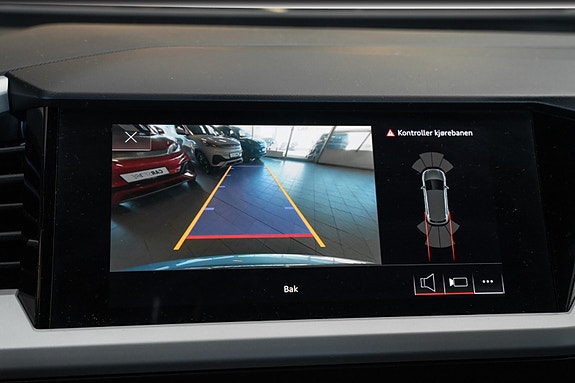 Audi Q4 e-tron 13 of 22
