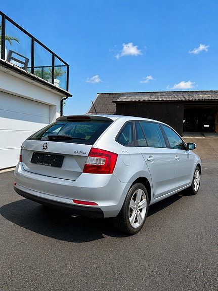 Skoda Rapid Spaceback 2 of 9