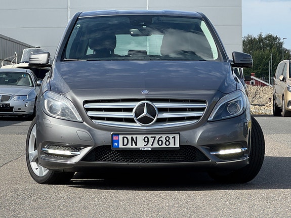 Mercedes-Benz E200C 8 of 29