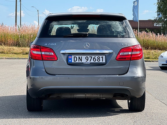 Mercedes-Benz E200C 12 of 29