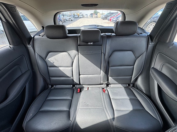 Mercedes-Benz E200C 27 of 29