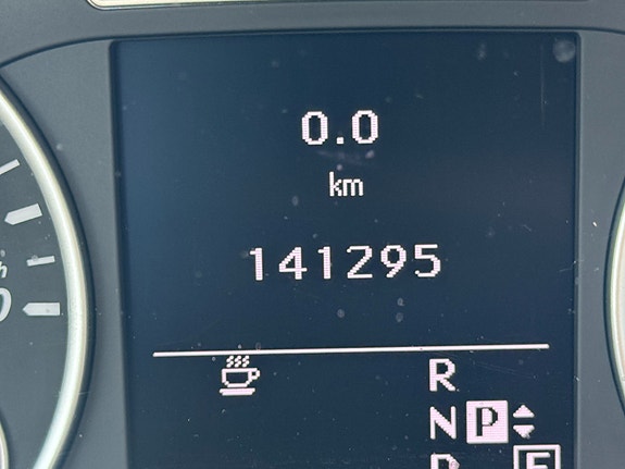 Mercedes-Benz E200C 28 of 29