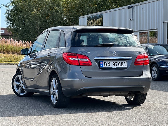 Mercedes-Benz E200C 11 of 29