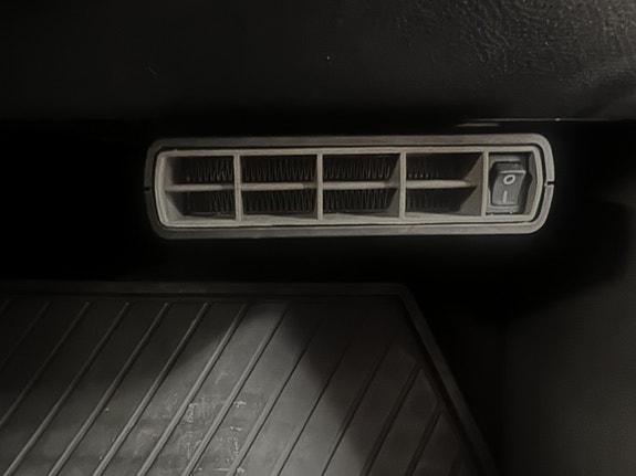 Mercedes-Benz E200C 24 of 29