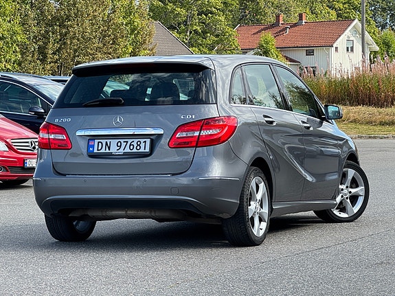 Mercedes-Benz E200C 14 of 29