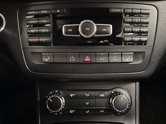 Mercedes-Benz E200C 23 of 29