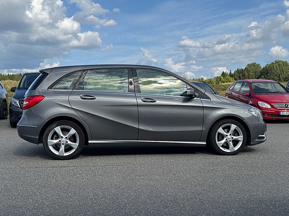 Mercedes-Benz E200C 15 of 29