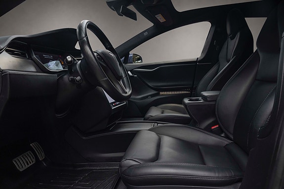 Tesla Model S 11 of 28