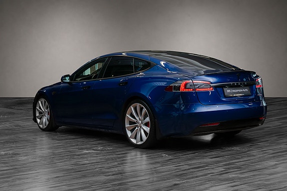 Tesla Model S 4 of 28