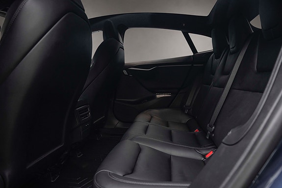 Tesla Model S 13 of 28
