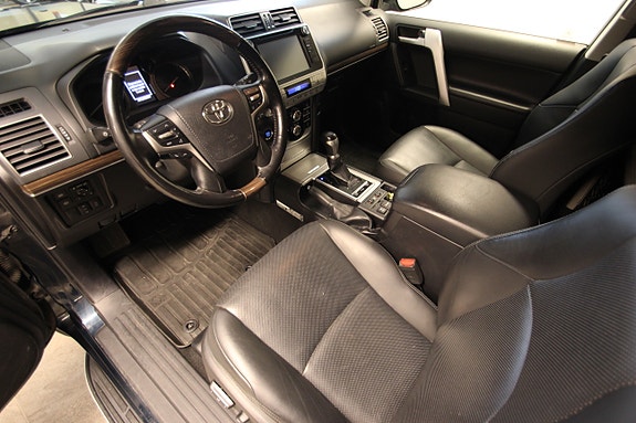 Toyota Land Cruiser 11 of 16