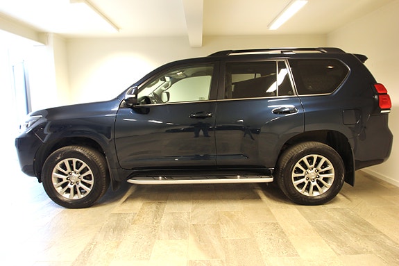 Toyota Land Cruiser 8 of 16