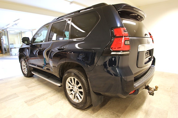 Toyota Land Cruiser 7 of 16
