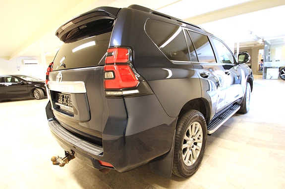 Toyota Land Cruiser 5 of 16