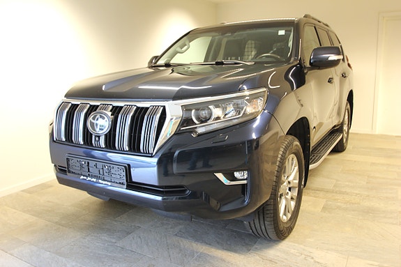 Toyota Land Cruiser 2 of 16