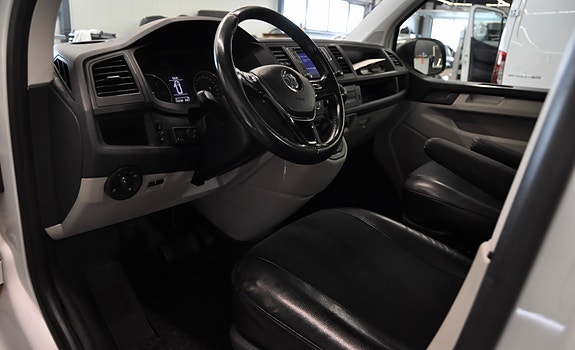 Volkswagen Transporter 13 of 26