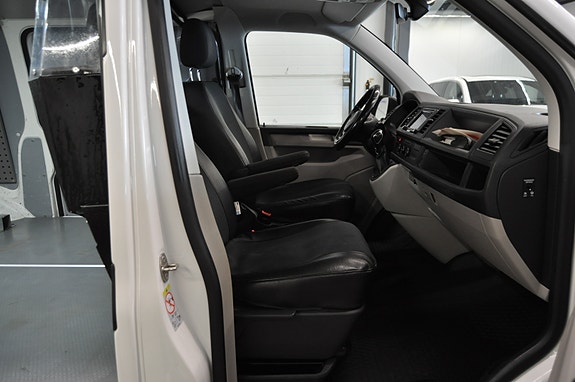 Volkswagen Transporter 9 of 26