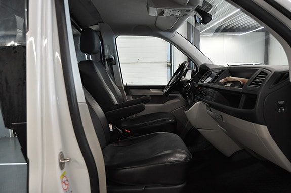 Volkswagen Transporter 8 of 26