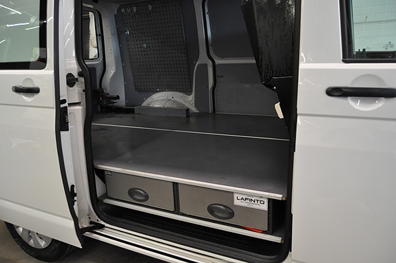 Volkswagen Transporter 6 of 26