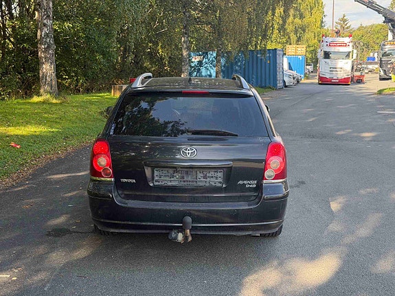 Toyota Avensis 5 of 16