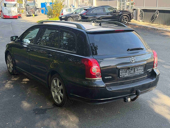Toyota Avensis 6 of 16
