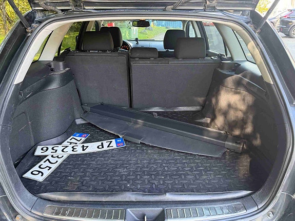 Toyota Avensis 14 of 16