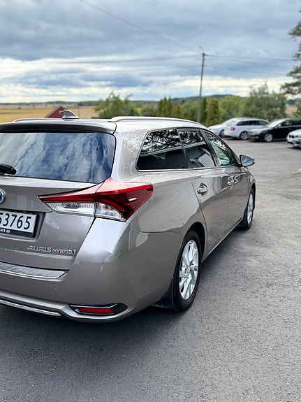 Toyota Auris 9 of 30