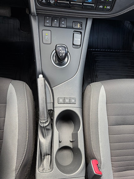 Toyota Auris 19 of 30