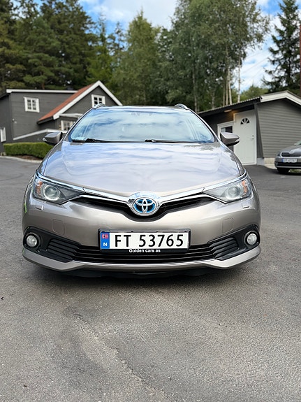 Toyota Auris 3 of 30