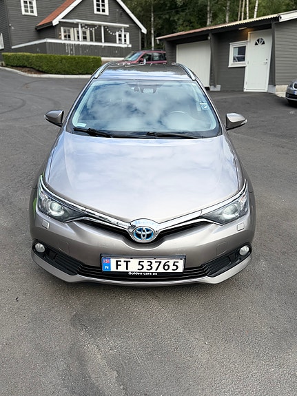 Toyota Auris 4 of 30