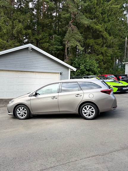 Toyota Auris 15 of 30