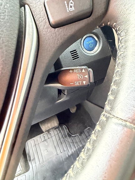 Toyota Auris 22 of 30
