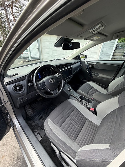 Toyota Auris 24 of 30
