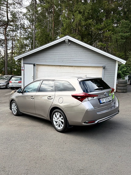 Toyota Auris 14 of 30