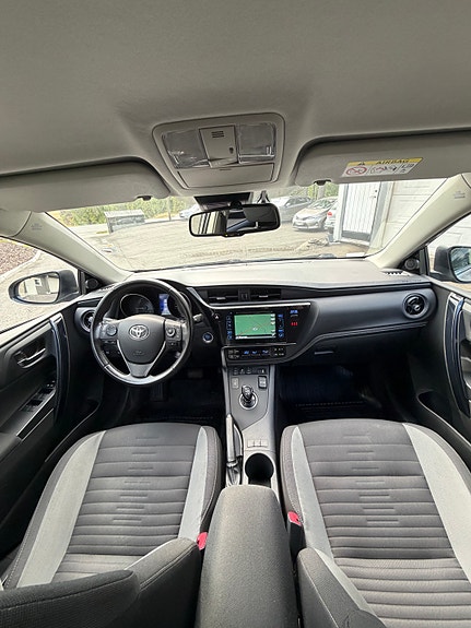 Toyota Auris 16 of 30