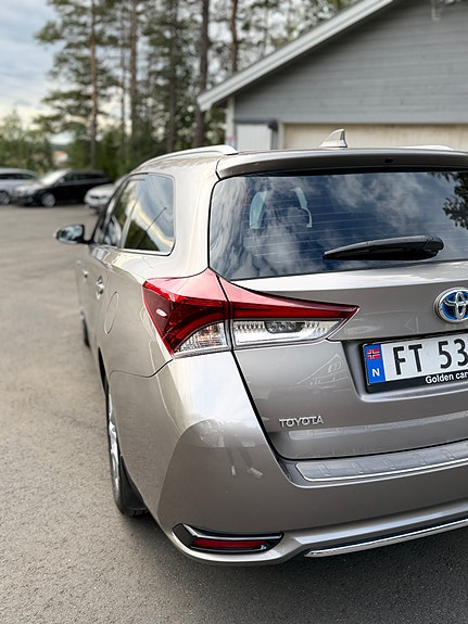 Toyota Auris 13 of 30