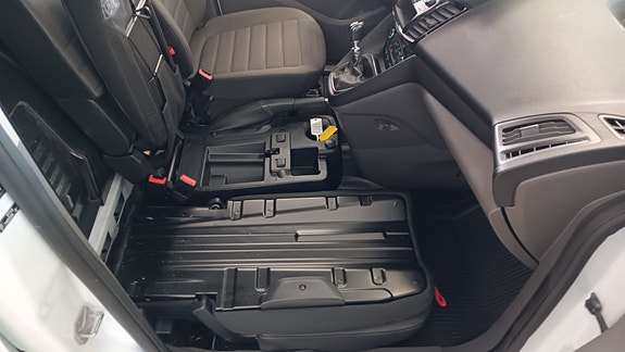 Ford Transit Connect 22 of 29