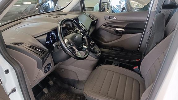 Ford Transit Connect 17 of 29