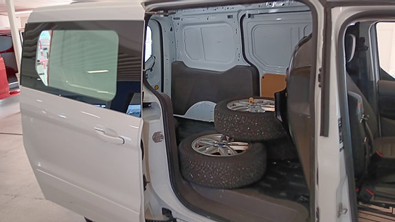 Ford Transit Connect 20 of 29