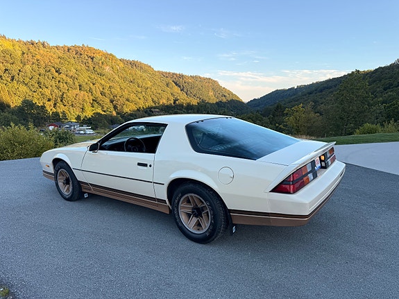 Chevrolet Camaro 8 of 30